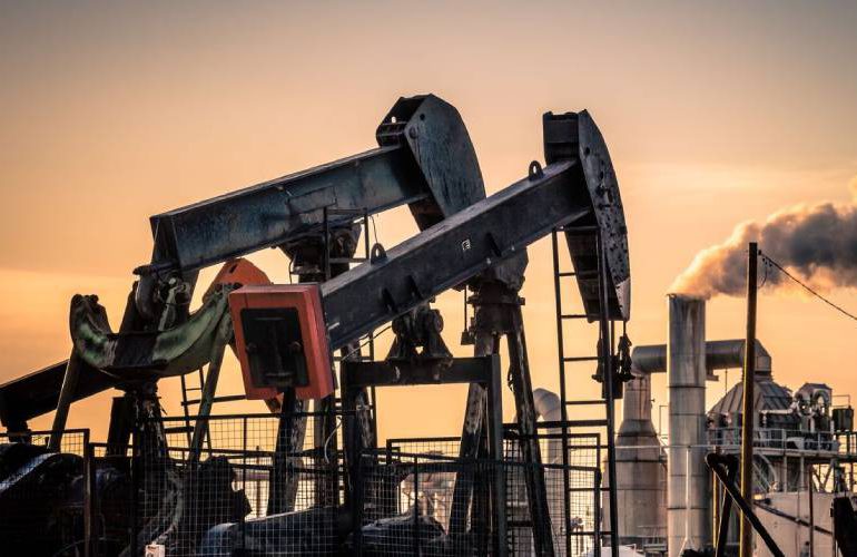 Temores por demanda hacen caer precio del petróleo