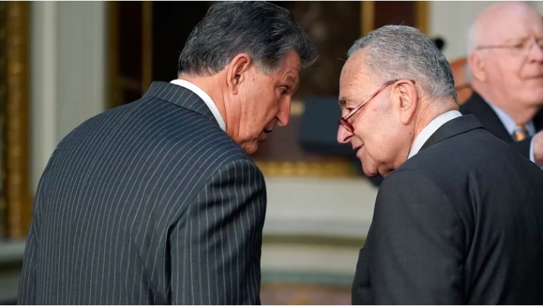 Manchin llega a un acuerdo con Schumer sobre clima, impuestos y atención médica