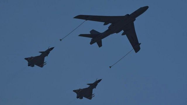 22 aviones militares chinos cruzan la "línea media" entre China y Taiwán