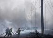 Bomberos avanzan para sofocar incendio de cuatro tanques petroleros en Cuba