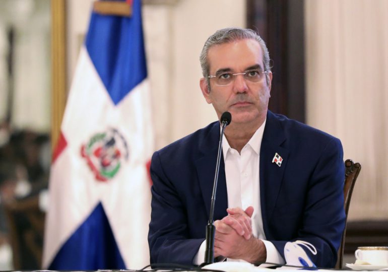 Presidente Luis Abinader se solidariza con Cuba ante incendio en Matanzas