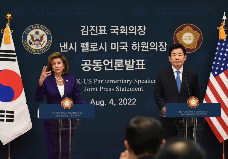 Pelosi en Seúl con posible visita a frontera entre las dos Coreas