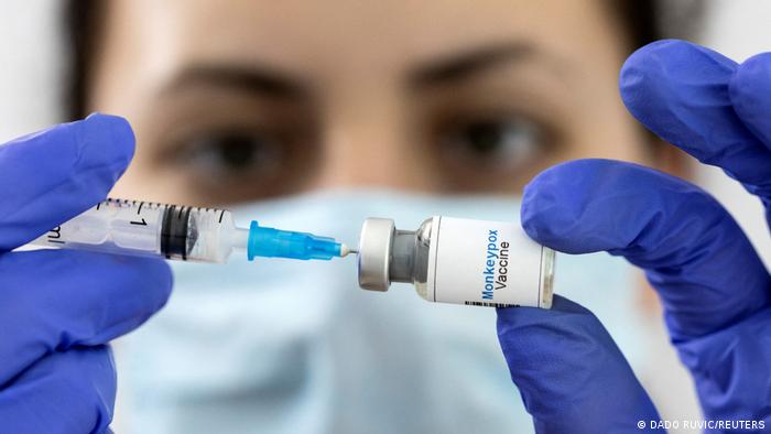 EEUU ajusta forma de inyectar vacuna contra viruela del mono para aumentar número de dosis
