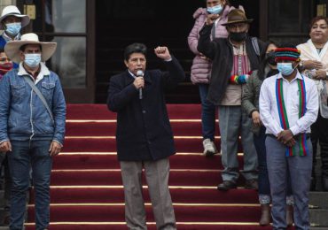 Cuatro naciones llaman al diálogo en Perú, cuyo presidente es indagado por corrupción