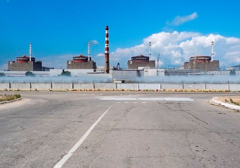 Ucrania y Rusia intercambian acusaciones de atacar planta nuclear