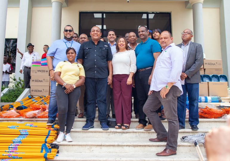 Alcalde de SDO anuncia inauguración de mercado de productores y la Plaza del Chivo