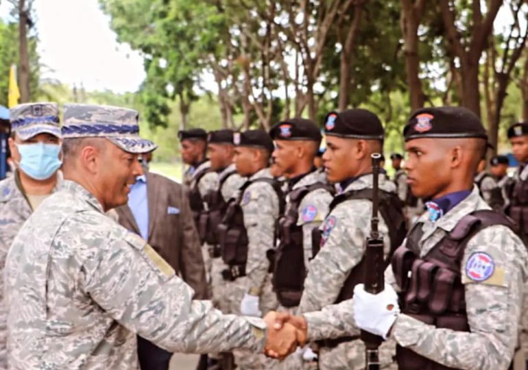 Comandante General de la Fuerza Aérea realiza primera visita oficial a Base de Puerto Plata