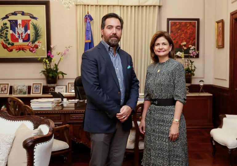 Vicepresidenta de la República se reúne con representante Fundación Humo de Amor