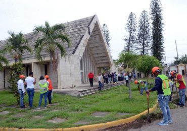 Alcaldía Santiago dispone 15 millones de pesos para remozamiento de capilla en cementerio El Ingenio