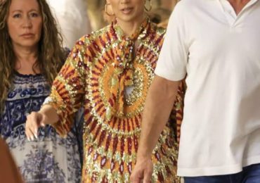 Jennifer López causa sensación en Capri con estos espectaculares looks