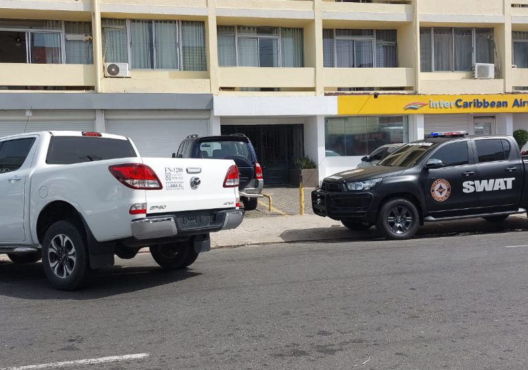 Autoridades allanan hotel de Santo Domingo