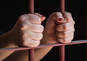 Fiscalía de Santiago condena  mujer acusada de explotación sexual de menores