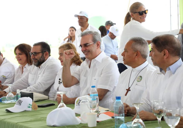 Presidente Luis Abinader encabeza la primera Feria del Arroz