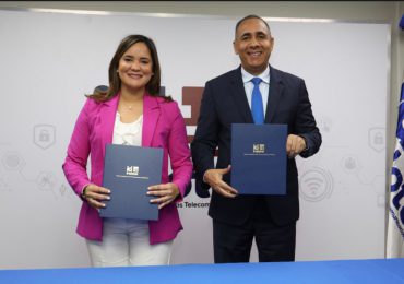Indotel y Nature Power Foundation firman convenio para impulsar la inclusión digital en zonas vulnerables del país