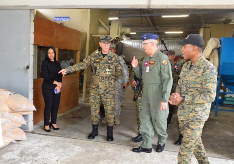 MIDE inaugura silo para almacenar alimentos avícolas de Dirección Comunidades fronterizas Fuerzas Armadas