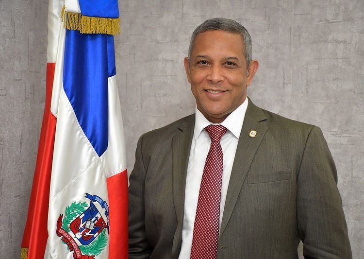 Franklin Romero nuevo vocero del PRM en Senado
