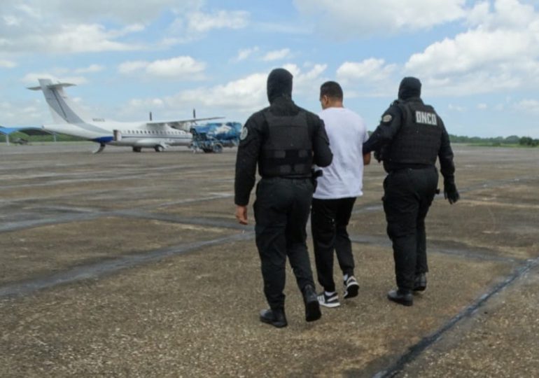 VIDEO | Extraditan a Estados Unidos a “El Compa” acusado de narcotráfico y otros delitos