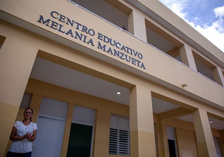 Abinader inaugura escuela Melania Manzueta en Monte Plata, con inversión de más de 32 millones de pesos