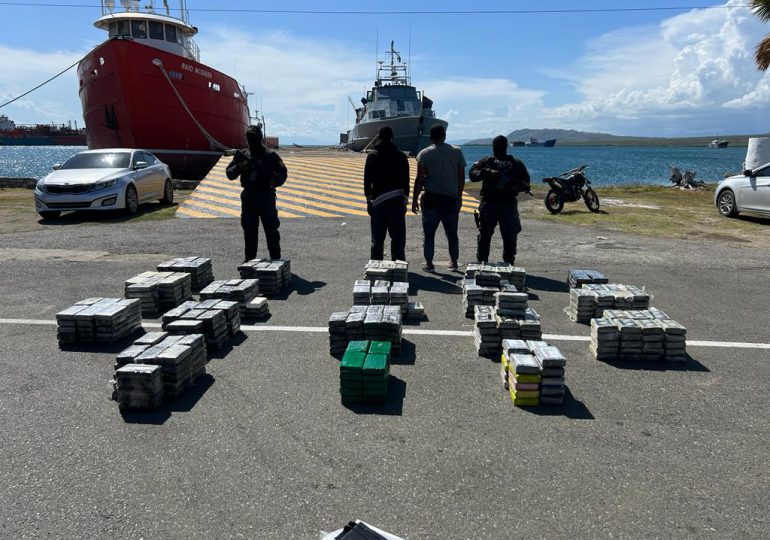 VIDEO|Confiscan 565 paquetes de presunta cocaína próximo a costas de Peravia