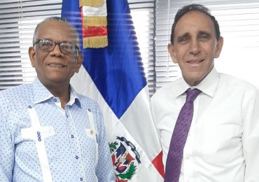 Cruz Jiminian visita al Director General de Migración y le augura éxitos en su gestión