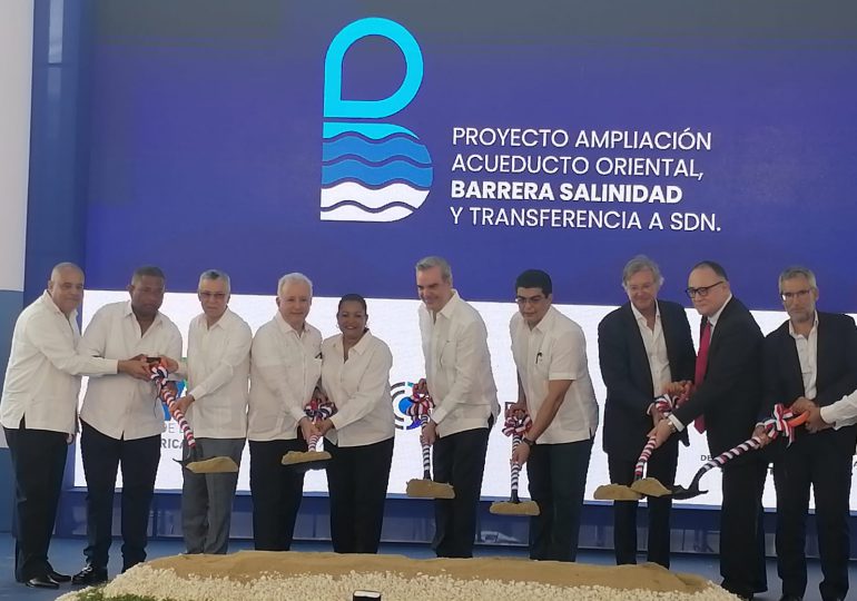 Abinader deja iniciada ampliación de Acueducto Barrera de Salinidad en SDN
