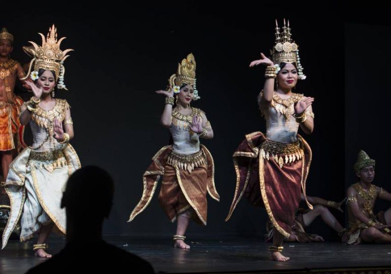EEUU devuelve a Camboya 30 obras de arte jemeres robadas