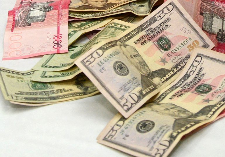 Dólar hoy en dominicana se cotiza a RD$52.50, ¿Quiénes ganan y quiénes pierden?