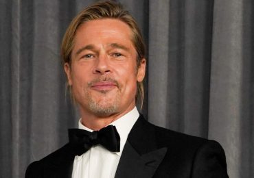 Video|Brad Pitt emocionado por ingreso de su hija Zahara a la universidad