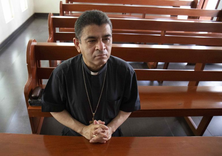 La policía de Nicaragua detiene a obispo crítico de Ortega