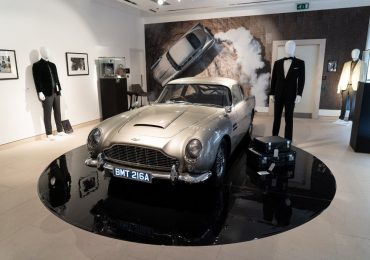 Vehículo de James Bond recauda casi 3 millones de libras en subasta