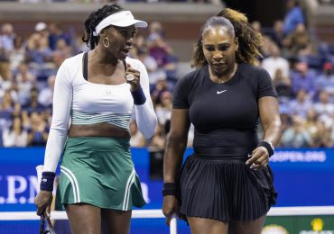 Serena y Venus Williams eliminadas en su estreno en dobles en el Abierto de EEUU