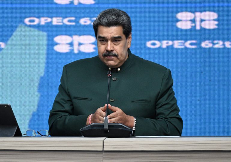 Maduro dice que Venezuela "está lista" para "abastecer" demanda petrolera mundial
