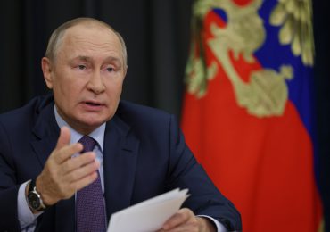 Putin afirma que Rusia quiere "salvar a las poblaciones" de territorios ocupados en Ucrania