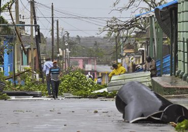 Poderoso huracán Ian deja destrozos en occidente de Cuba