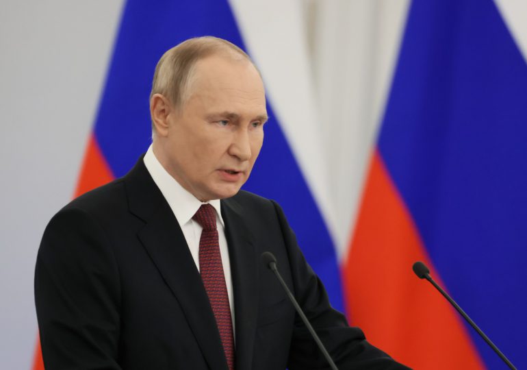 Putin acusa a Occidente de querer hacer de Rusia una "colonia"