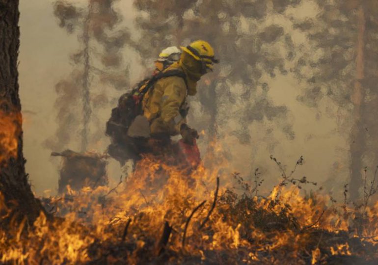 Miles de personas son forzadas a evacuar por incendio en California