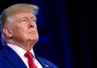 Gobierno de EEUU apela decisión de nombrar experto para revisar documentos de Trump