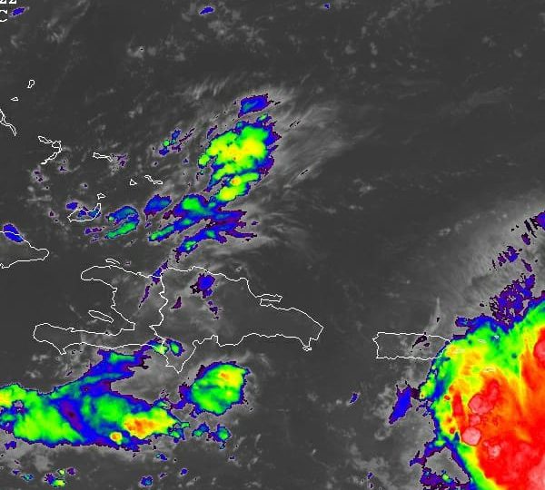 Onamet: Tormenta Fiona se fortalecerá y se esperan condiciones de huracán el lunes