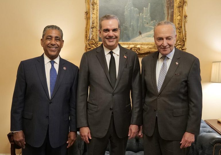 Presidente Abinader se reúne con congresistas norteamericanos en Washington