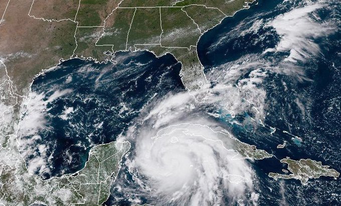 Florida se prepara para la llegada del Huracán Ian