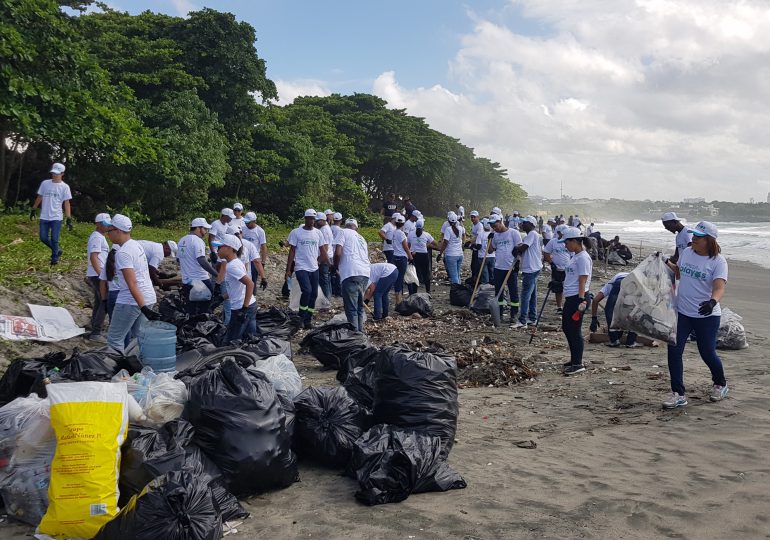 Miles participarán en jornada de limpieza de playas