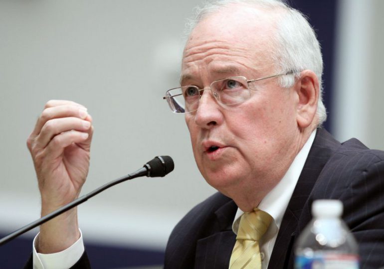 Muere Ken Starr, fiscal que investigó a Clinton en caso Lewinsky