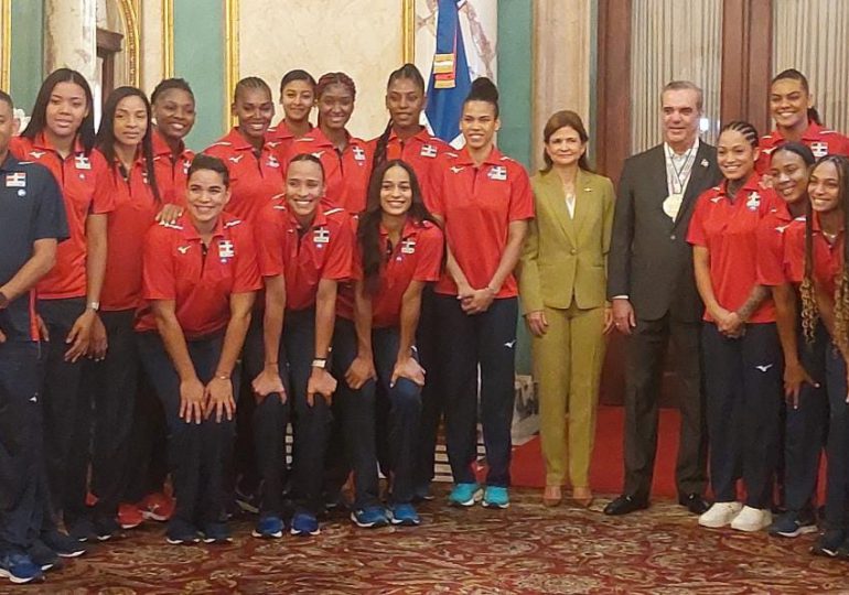 Abinader recibe a las Reinas del Caribe en el Palacio Nacional