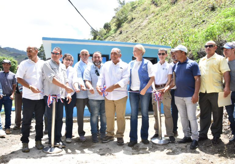 MEM lleva electricidad a residentes en Los Limoncitos con una inversión de más de 25 millones de pesos