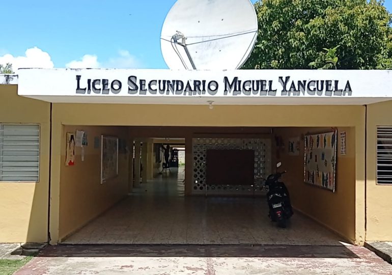 Piden reparación de Liceo secundario en Cabrera tras agrietamiento de infraestructura