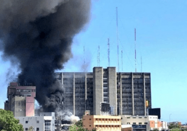 Reportan conato de incendio en el edificio de oficinas gubernamentales Juan Pablo Duarte