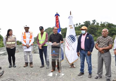 Energía y Minas inicia trabajos de adecuación de áreas en beneficio mineros de larimar en Bahoruco
