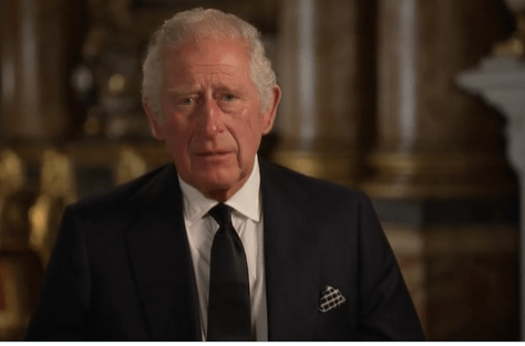 Rey Carlos III en su primer discurso promete servir toda su vida a los británicos