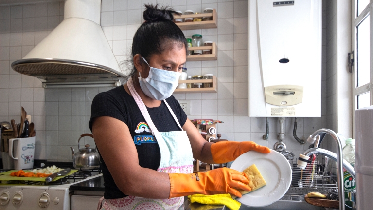 Trabajo doméstico es el tercer sector que más genera empleo a mujeres