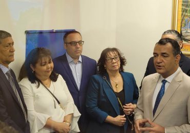 Cónsul dominicana en Montreal logra instalación de oficina de la JCE  en esa ciudad